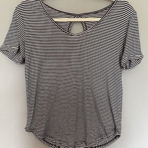 Striped tee with keyhole back